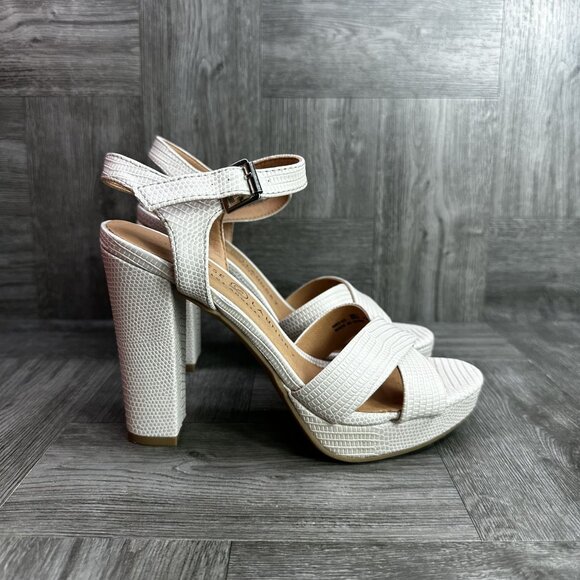 Chinese Laundry Women's size 5 Ivory Shoes - Picture 1 of 9